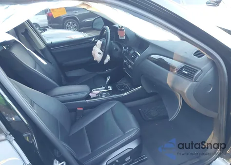 2015 BMW X3 xDrive28I z USA, uszkodzony, nr VIN 5UXWX9C57F0D46302